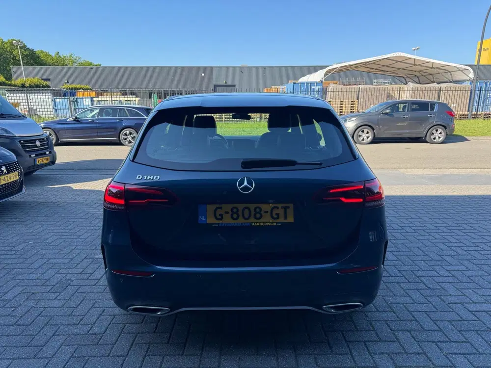 Mercedes-Benz B-Klasse 180 Business Solution AMG uit 2019, foto 7