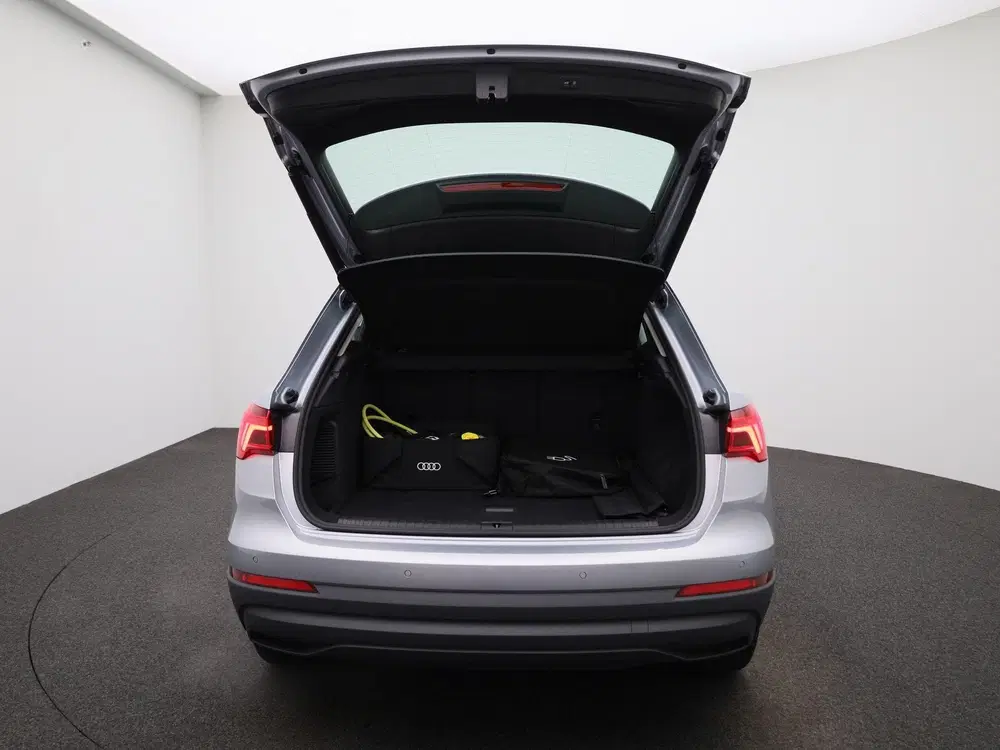 Audi Q3 45 TFSI-e S tronic Bus. Ed. Attraction uit 2022, foto 11