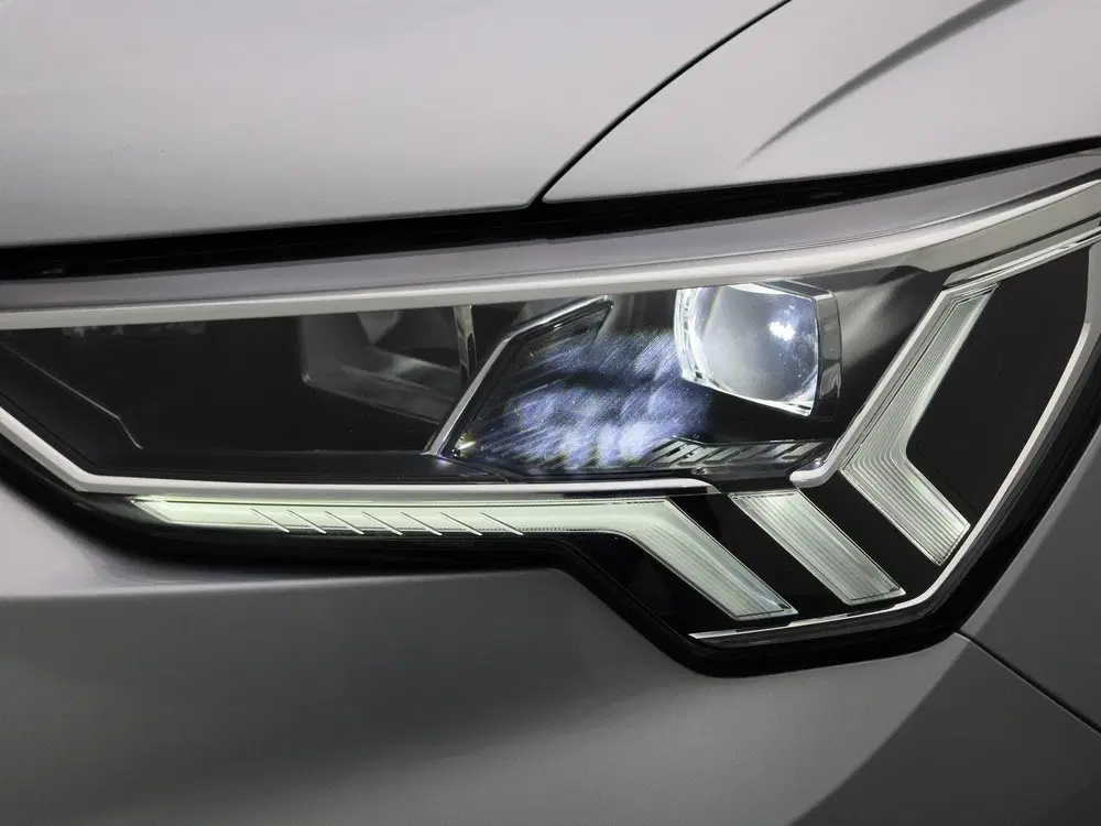 Audi Q3 45 TFSI-e S tronic Bus. Ed. Attraction uit 2022, foto 15