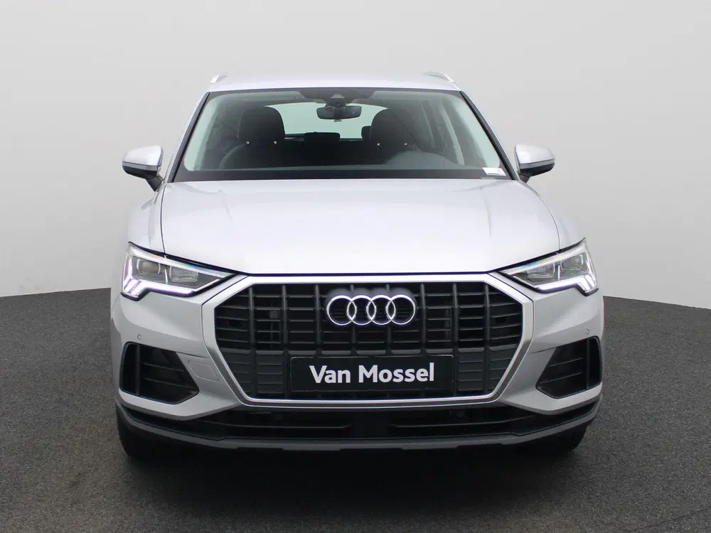 Audi Q3 45 TFSI-e S tronic Bus. Ed. Attraction uit 2022, foto 3