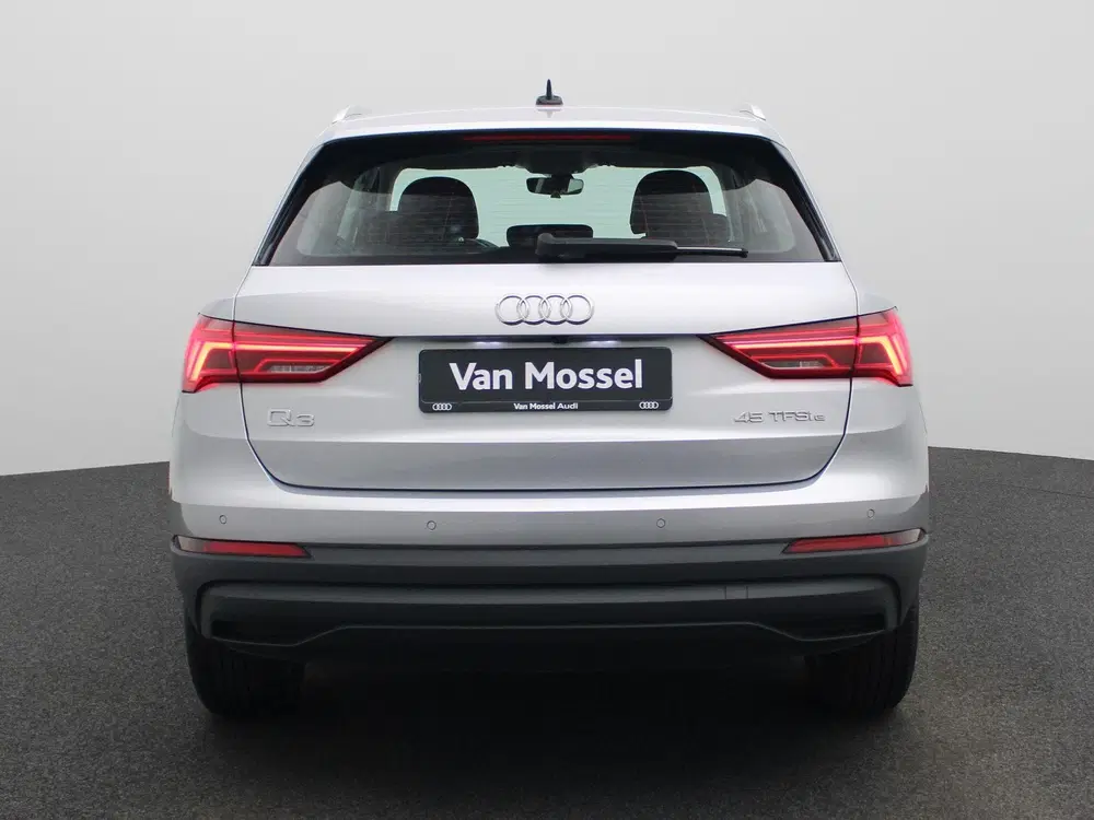Audi Q3 45 TFSI-e S tronic Bus. Ed. Attraction uit 2022, foto 5