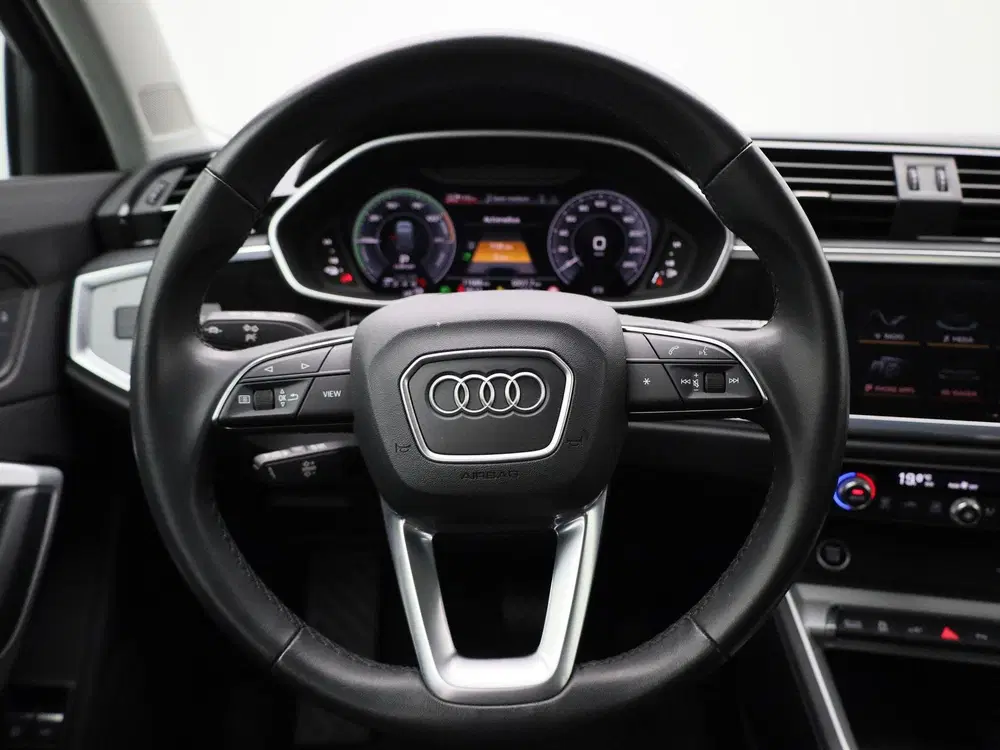 Audi Q3 45 TFSI-e S tronic Bus. Ed. Attraction uit 2022, foto 7