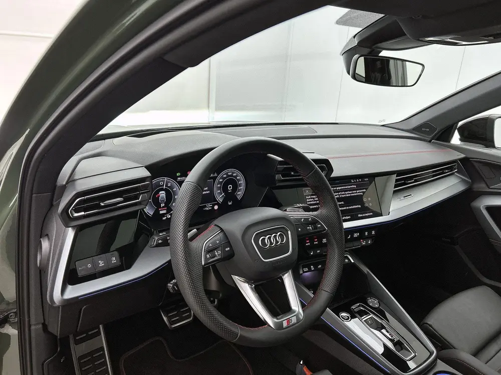 Audi A3 45 TFSI e S edition Competition 272 PK uit 2025, foto 12