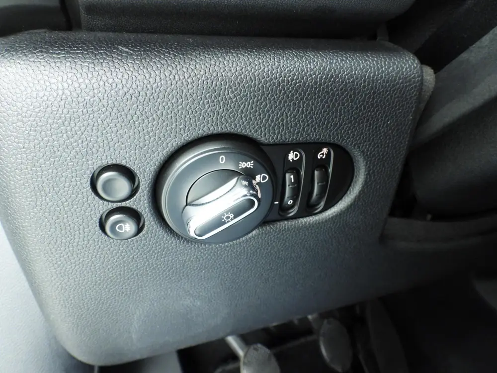 Mini 3-Deurs Cooper / Sportstoelen / Half Leder / Navigatie uit 2019, foto 19