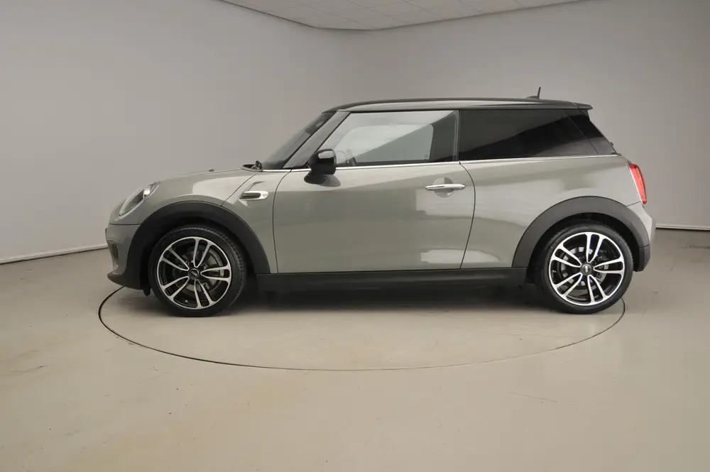 Mini 3-Deurs Cooper / Sportstoelen / Half Leder / Navigatie uit 2019, foto 2