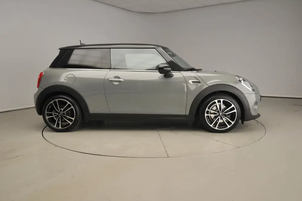 Mini 3-Deurs Cooper / Sportstoelen / Half Leder / Navigatie uit 2019, foto 4