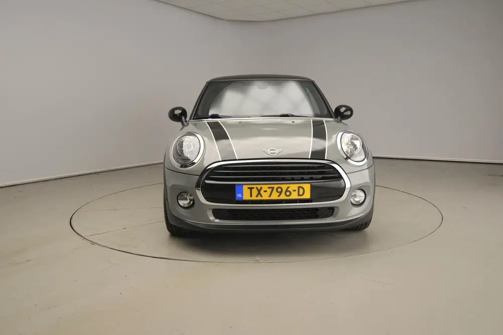 Mini 3-Deurs Cooper / Sportstoelen / Half Leder / Navigatie uit 2019, foto 5