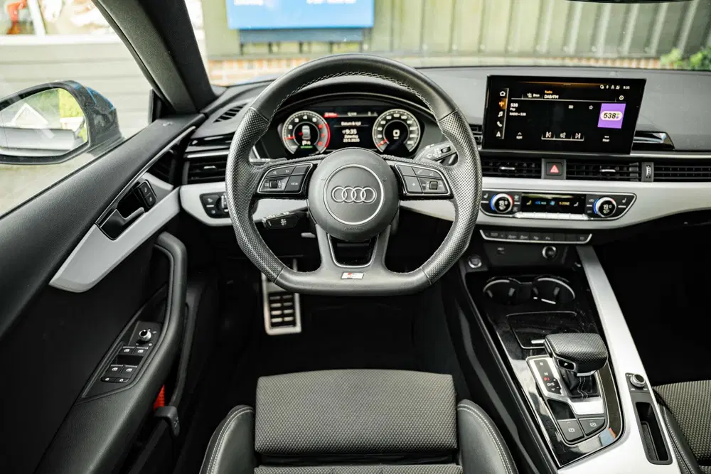 Audi A5 40 TFSI S edition Competition uit 2023, foto 15
