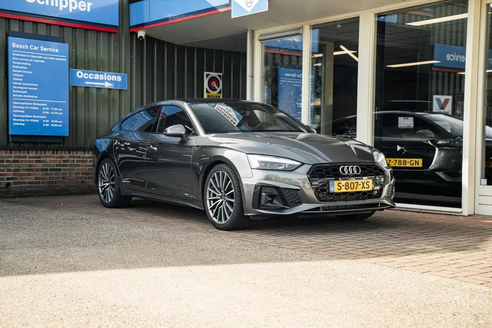 Audi A5 40 TFSI S edition Competition uit 2023, foto 2