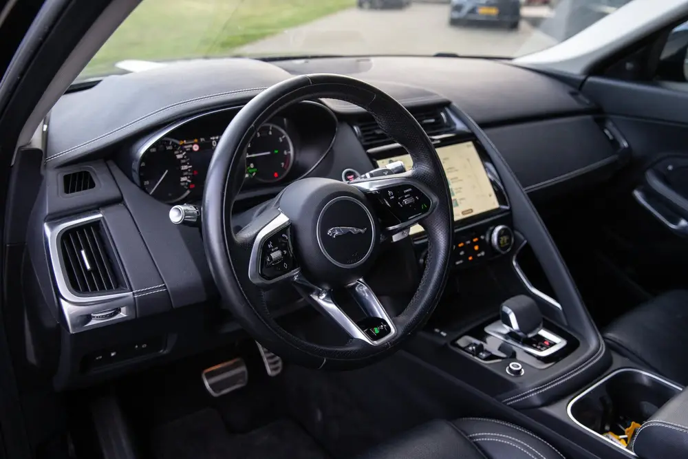 Jaguar E-Pace 1.5 P300e AWD R-Dynamic SE , Panoramadak, Leer uit 2021, foto 5