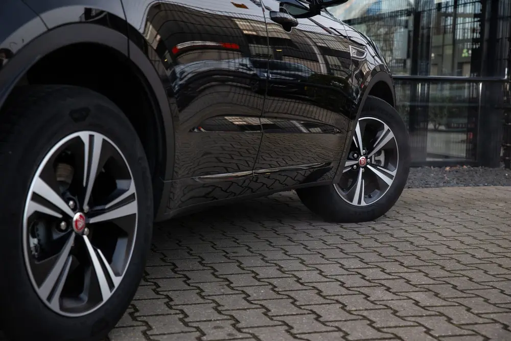 Jaguar E-Pace 1.5 P300e AWD R-Dynamic SE , Panoramadak, Leer uit 2021, foto 9