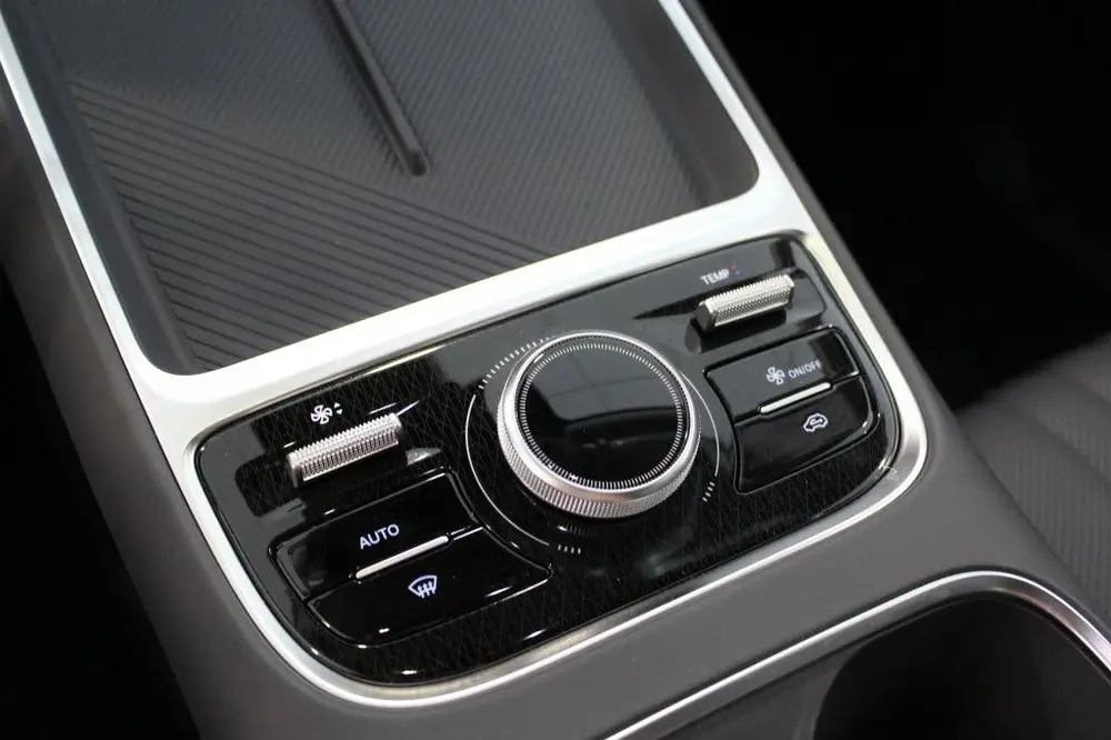 Geely Starray EM-i 1.5 Pro Plug-in uit 2026, foto 18