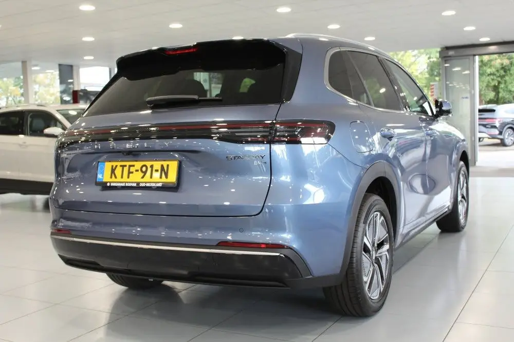Geely Starray EM-i 1.5 Pro Plug-in uit 2026, foto 4