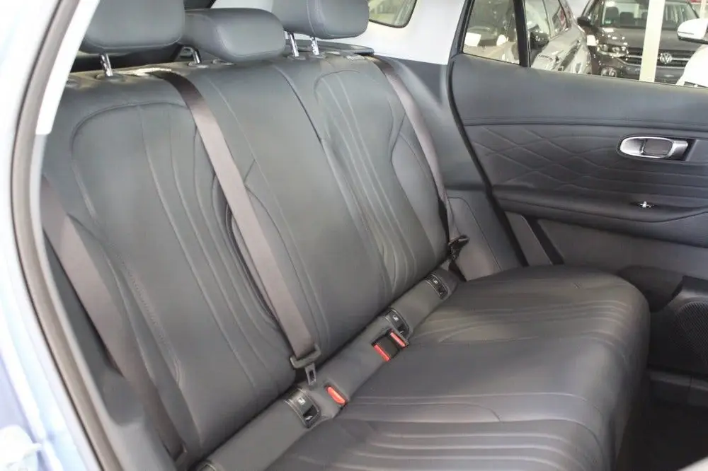 Geely Starray EM-i 1.5 Pro Plug-in uit 2026, foto 5
