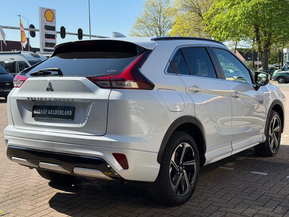 Mitsubishi Eclipse Cross 2.4 PHEV Executive uit 2022, foto 8
