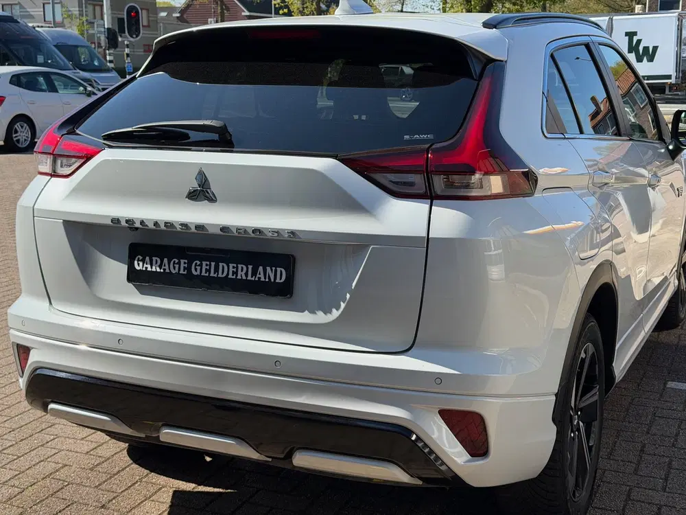 Mitsubishi Eclipse Cross 2.4 PHEV Executive uit 2022, foto 9