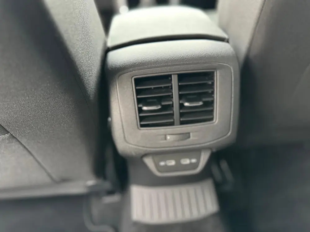 VOLKSWAGEN T-Roc 1.5 TSI 150pk 7-DSG AUTOMAAT Style Business uit 2022, foto 17