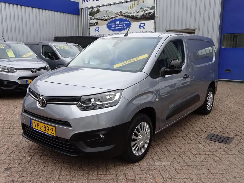 Toyota Proace City 1.5 D-4D Navigator Long 130 PK RECALL REE uit 2022, foto 2