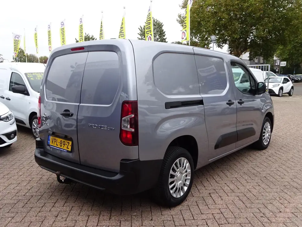 Toyota Proace City 1.5 D-4D Navigator Long 130 PK RECALL REE uit 2022, foto 4