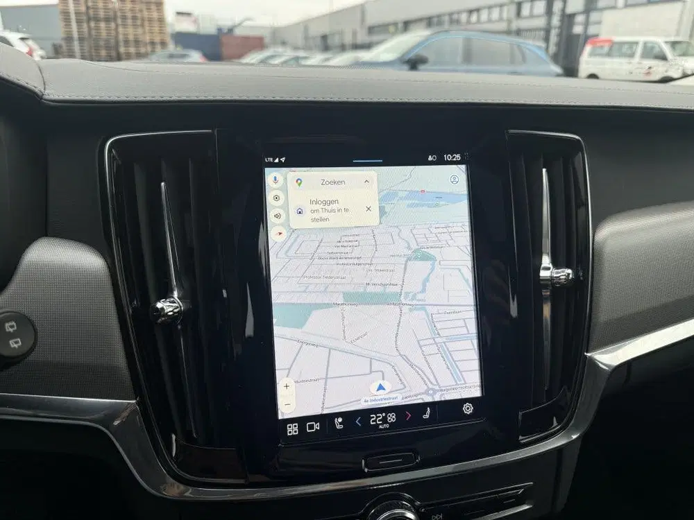 Volvo V90 T8 AWD UItra Dark uit 2025, foto 15