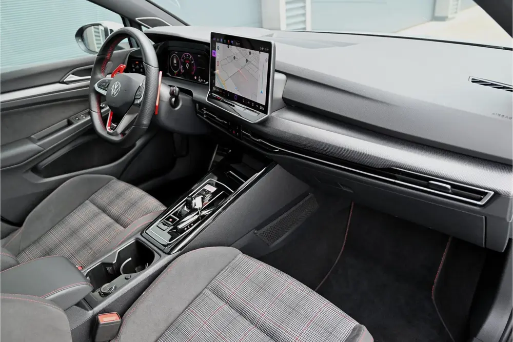 Volkswagen Golf 2.0 TSI GTI 265 PK 8.5 / PANO / CRYSTAL ICE uit 2024, foto 5