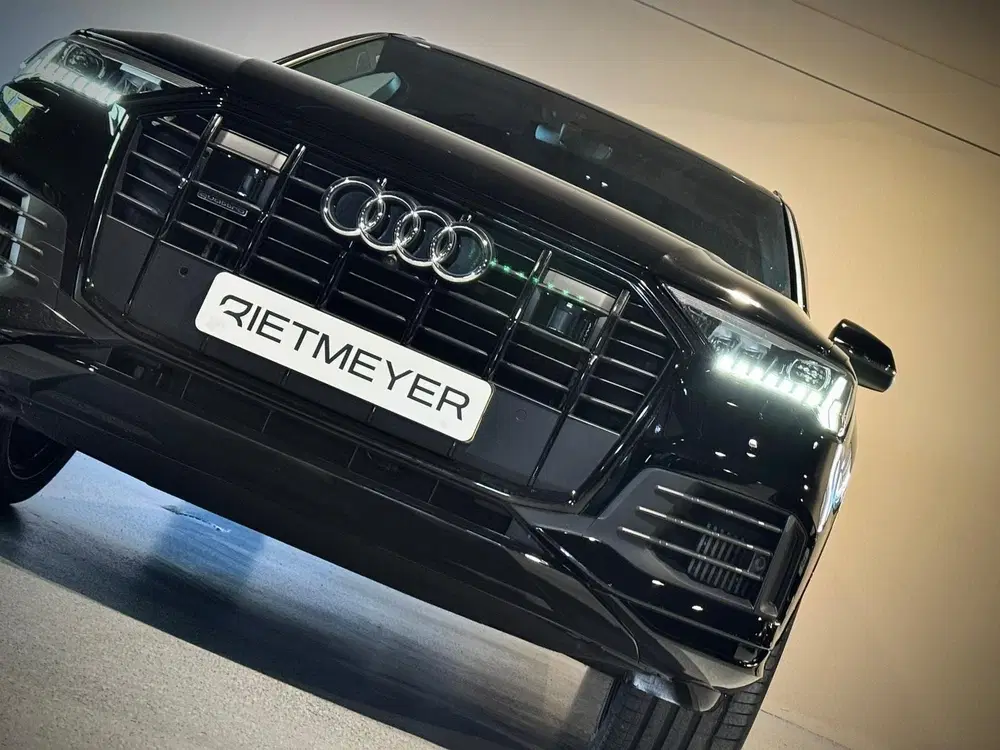 Audi Q7 55 TFSI e quattro S Line uit 2021, foto 2