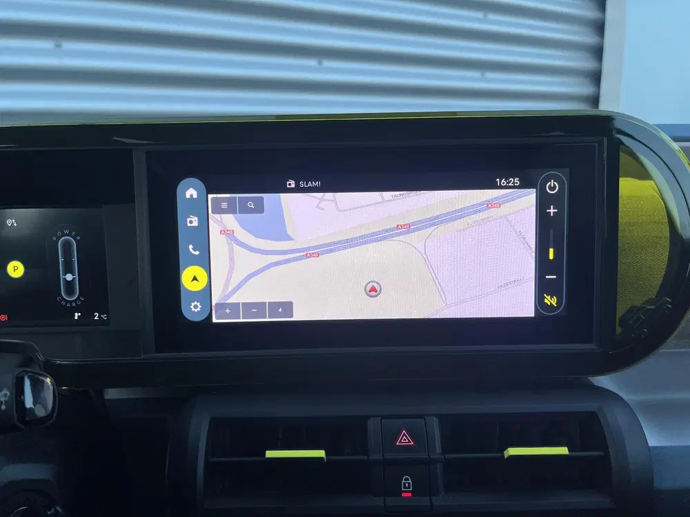 Fiat Grande Panda La Prima 11 kW 44 kWh Navigatie uit 2025, foto 10