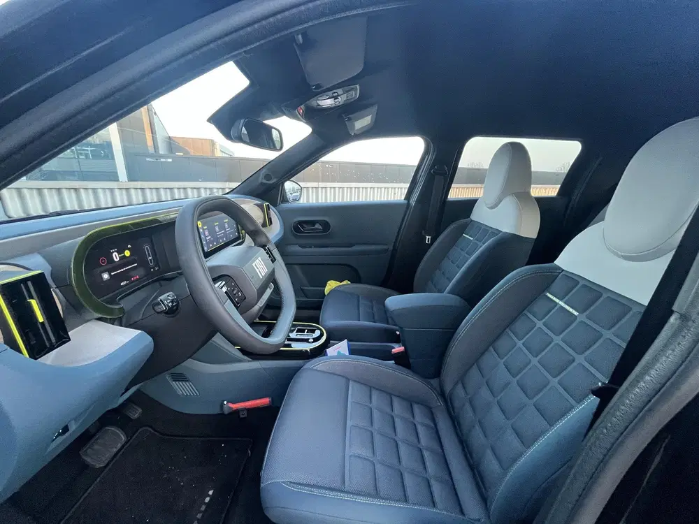 Fiat Grande Panda La Prima 11 kW 44 kWh Navigatie uit 2025, foto 17