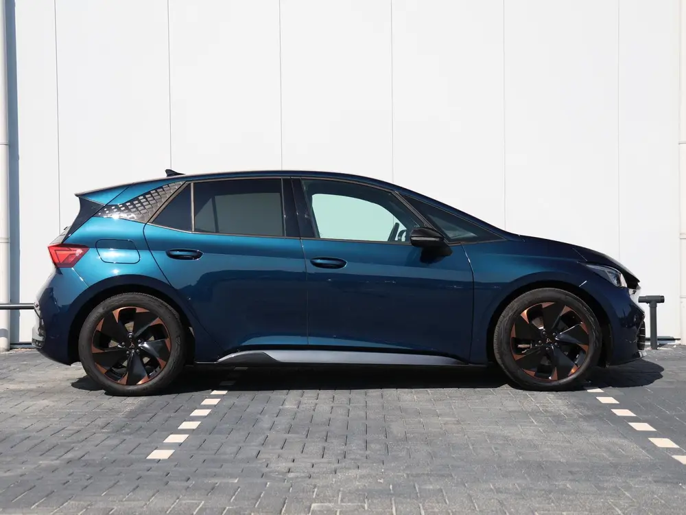 Cupra Born Essential 62 kWh 204pk uit 2024, foto 2