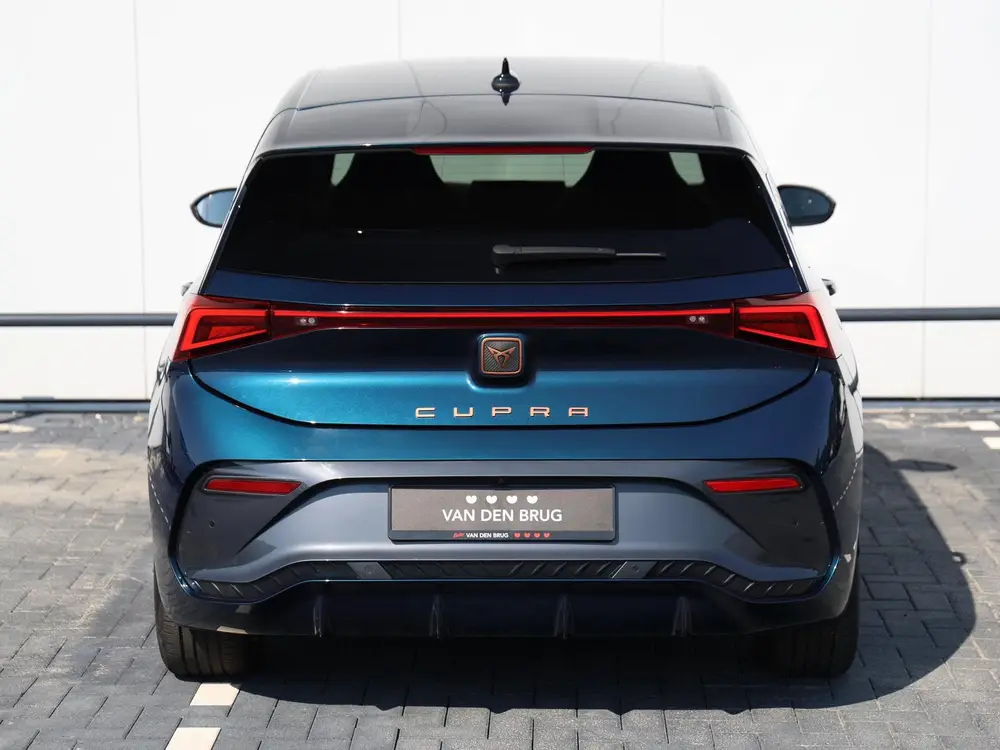 Cupra Born Essential 62 kWh 204pk uit 2024, foto 6
