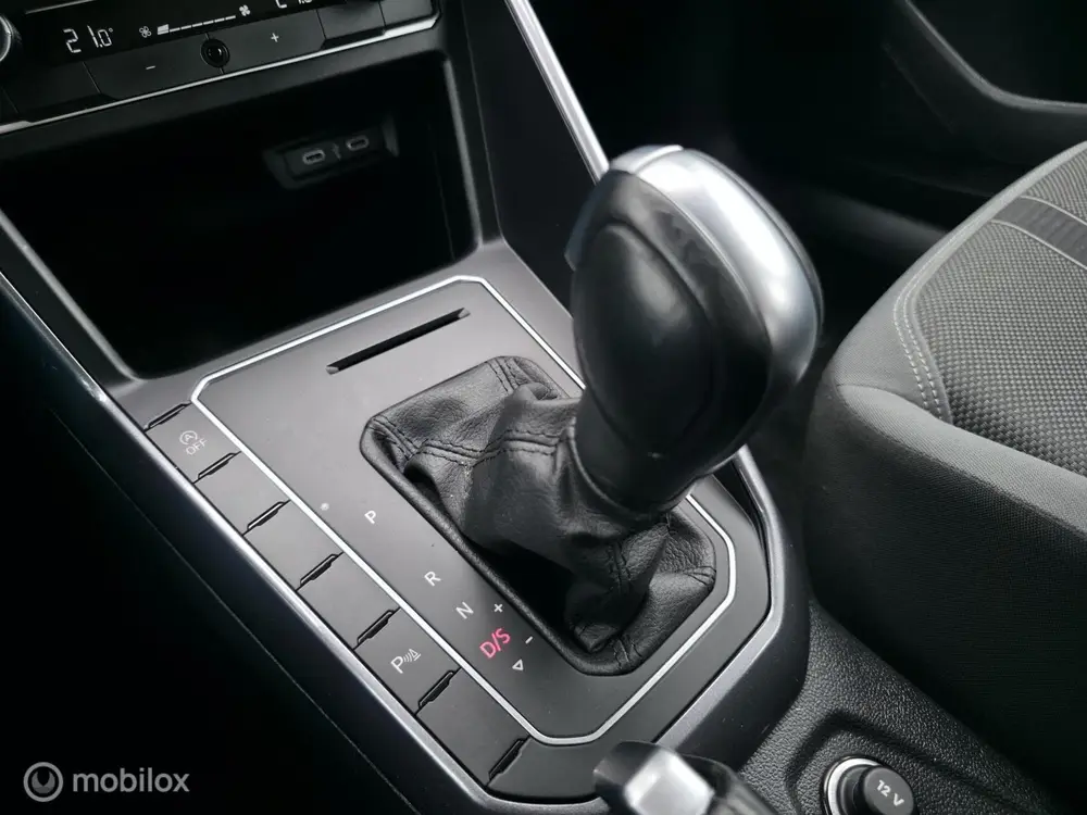 Volkswagen Polo 1.0 TSI R-Line / Navi / Camera / Carplay uit 2021, foto 19