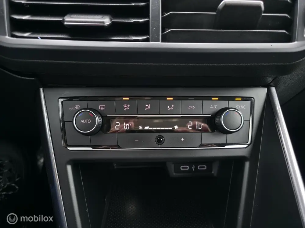 Volkswagen Polo 1.0 TSI R-Line / Navi / Camera / Carplay uit 2021, foto 20