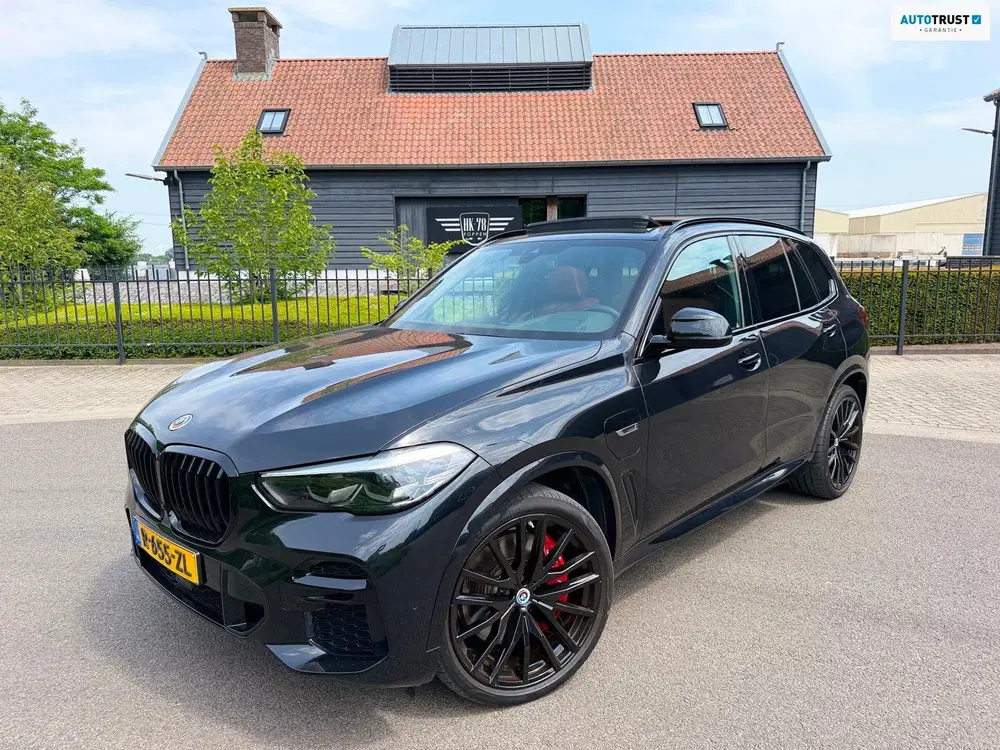 BMW X5 X-Drive 45e M-50 Jaar Edition Panoramadak uit 2023