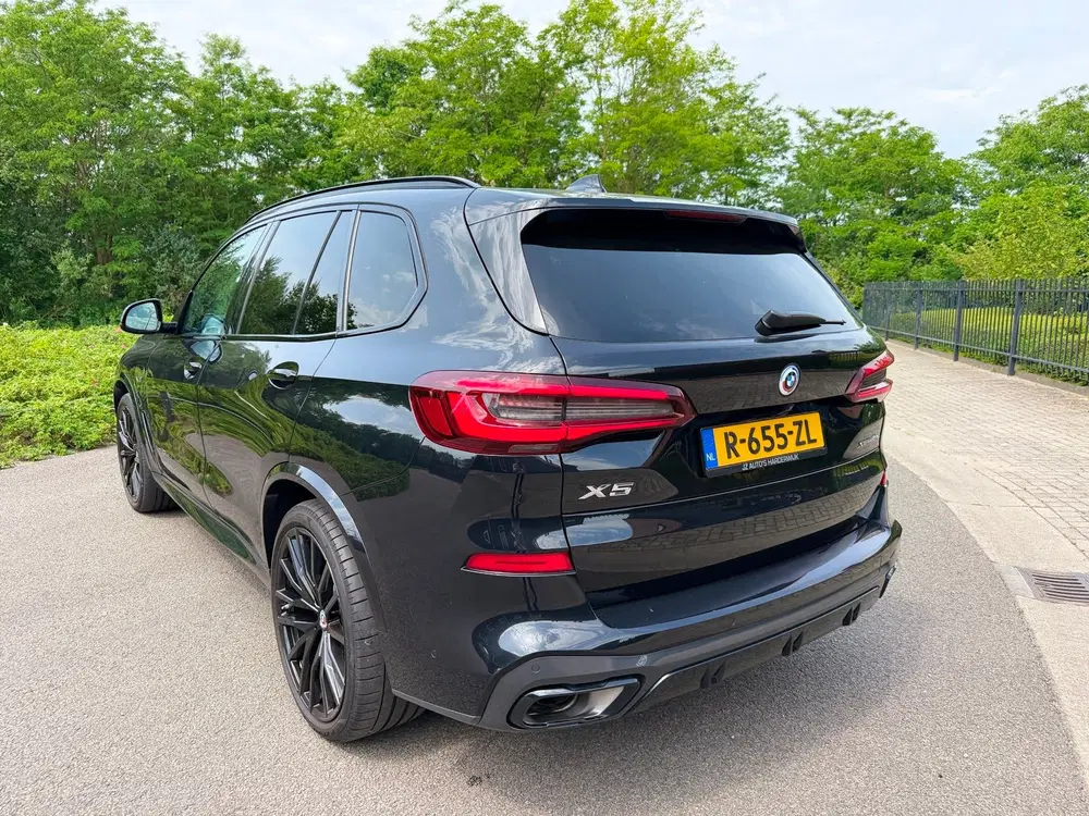 BMW X5 X-Drive 45e M-50 Jaar Edition Panoramadak uit 2023, foto 12