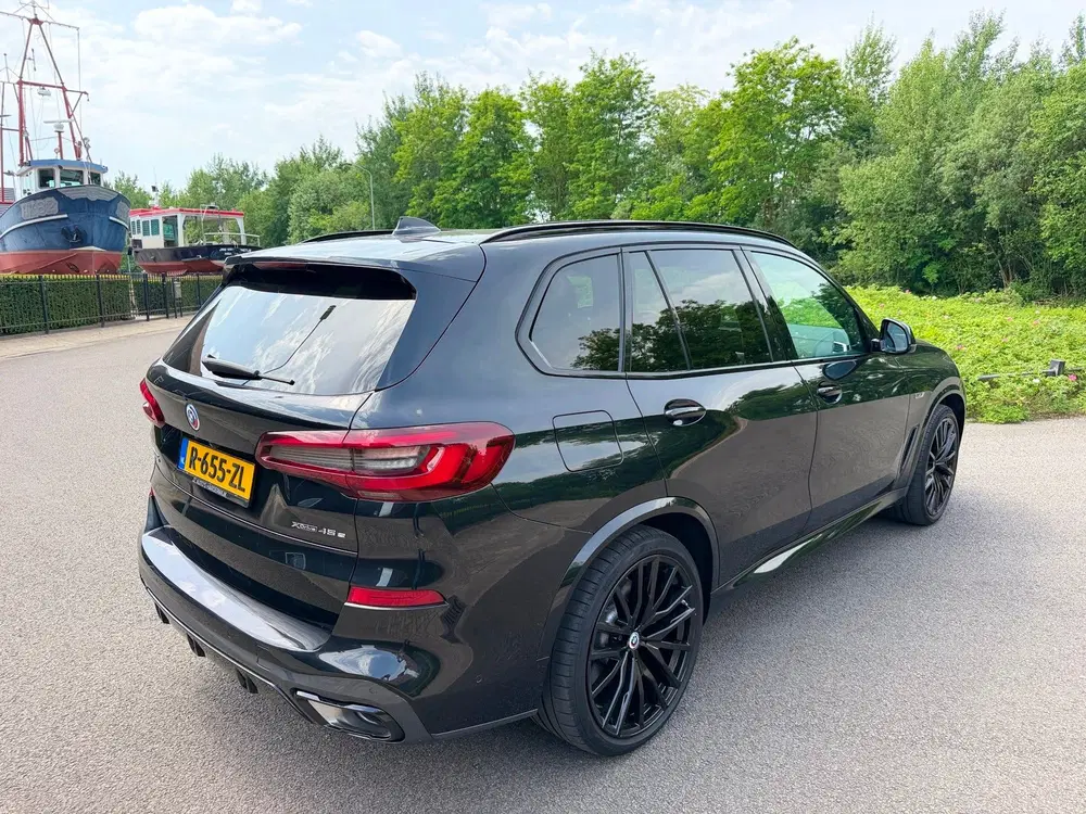 BMW X5 X-Drive 45e M-50 Jaar Edition Panoramadak uit 2023, foto 13
