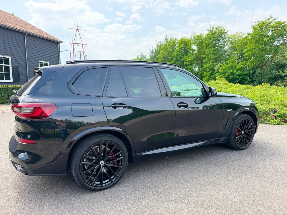 BMW X5 X-Drive 45e M-50 Jaar Edition Panoramadak uit 2023, foto 14