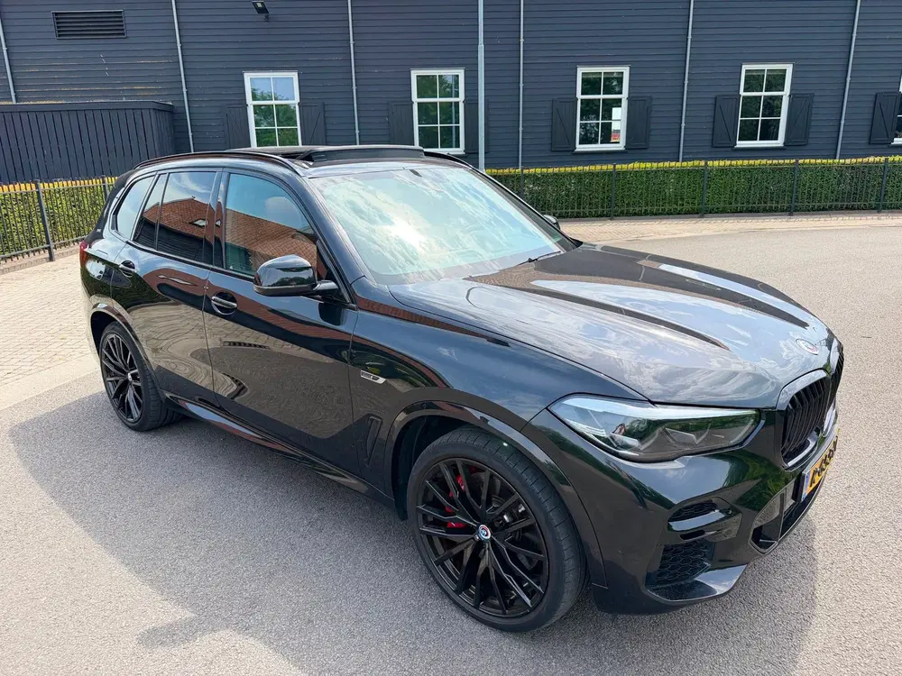 BMW X5 X-Drive 45e M-50 Jaar Edition Panoramadak uit 2023, foto 17