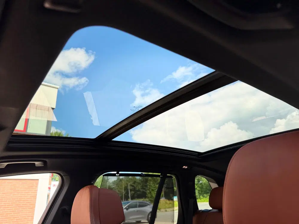 BMW X5 X-Drive 45e M-50 Jaar Edition Panoramadak uit 2023, foto 20