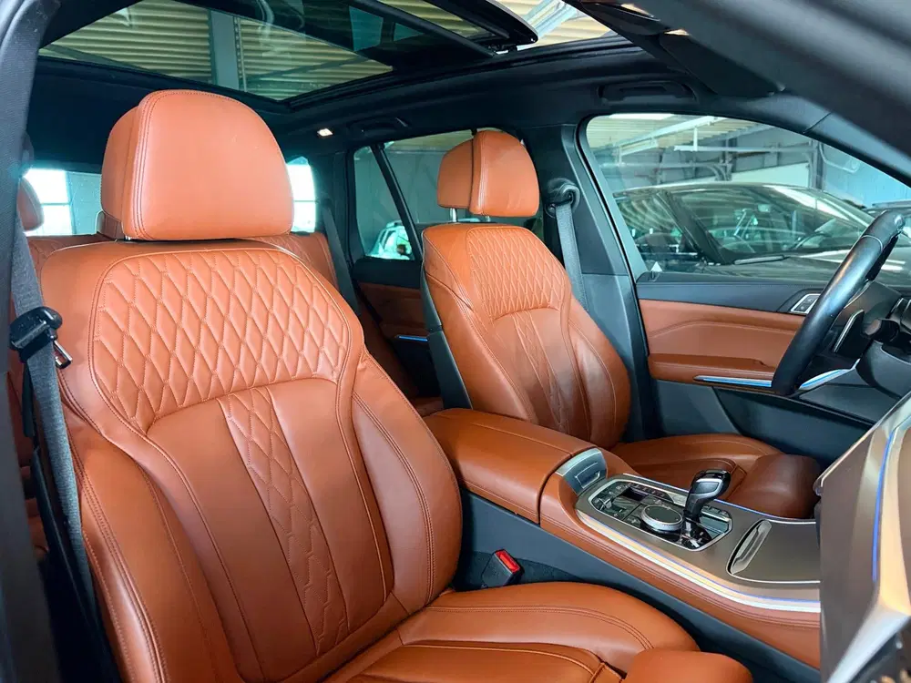 BMW X5 X-Drive 45e M-50 Jaar Edition Panoramadak uit 2023, foto 4