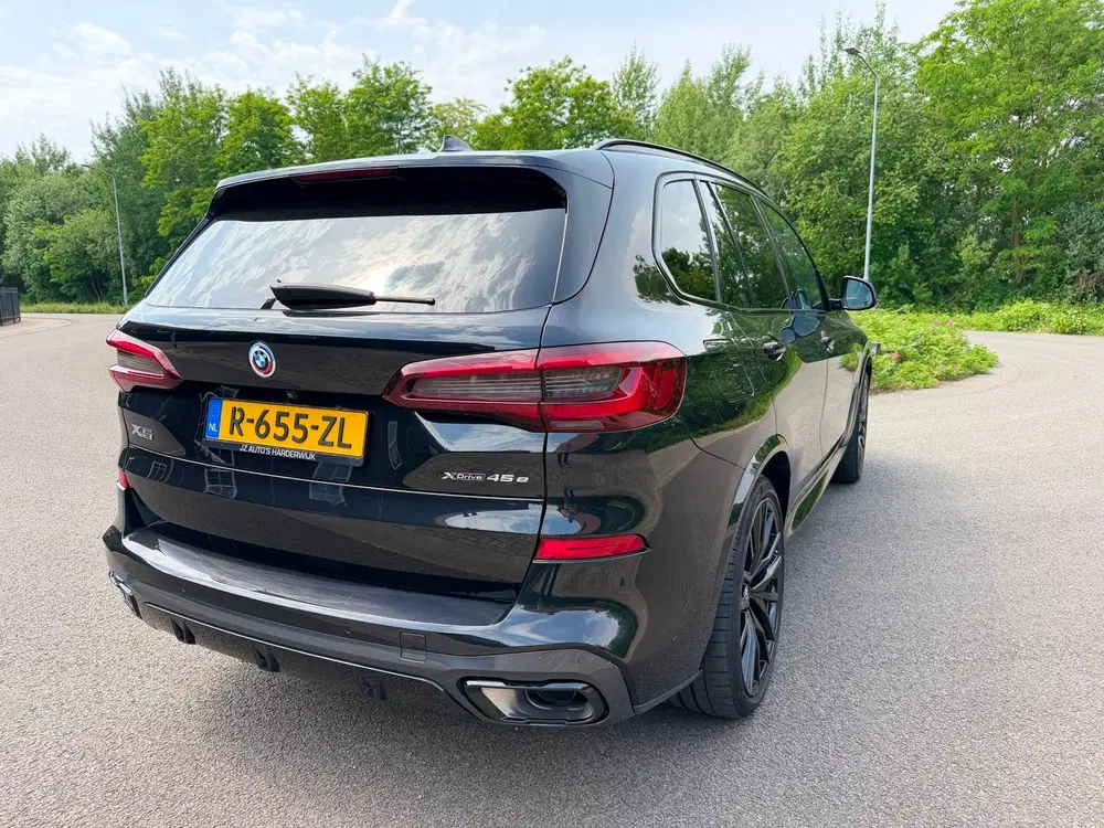 BMW X5 X-Drive 45e M-50 Jaar Edition Panoramadak uit 2023, foto 7