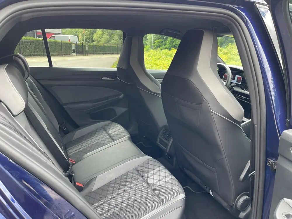 Volkswagen Golf 1.5 TSI R-Line Virtual Camra IQ Light Matrix uit 2021, foto 16