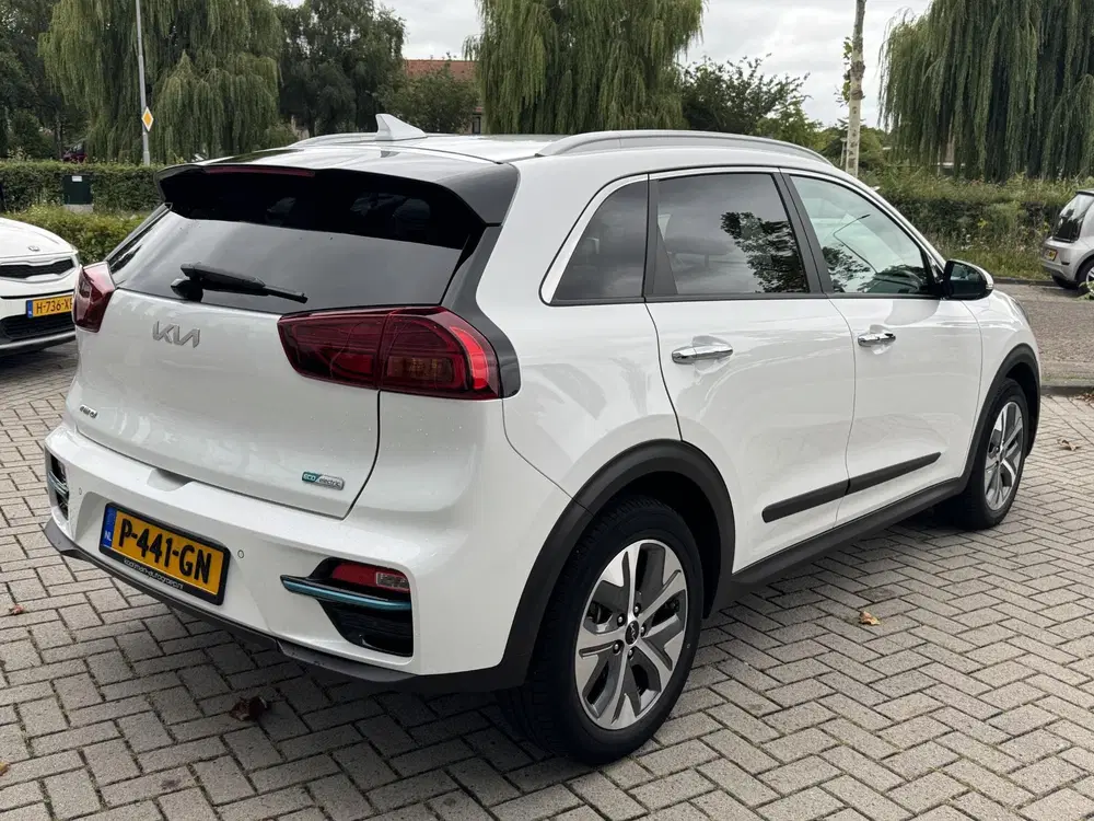 Kia Niro ExecutiveLine 64 kWh uit 2022, foto 6