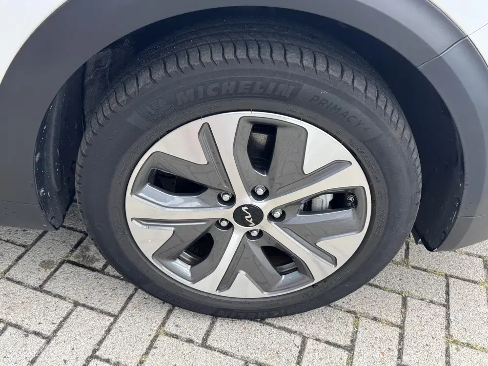 Kia Niro ExecutiveLine 64 kWh uit 2022, foto 8