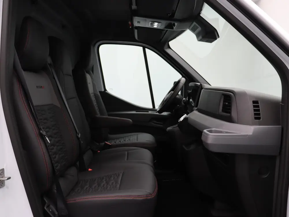 Nissan Interstar Nismo + uit 2026, foto 12