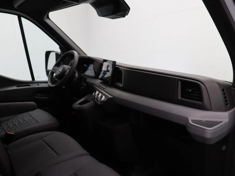 Nissan Interstar Nismo + uit 2026, foto 17