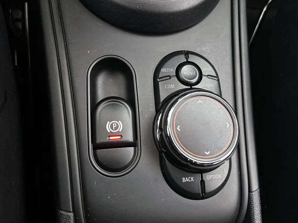 Mini Countryman 1.5 Cooper Dutch Made Edition | HARMAN KARDO uit 2019, foto 11