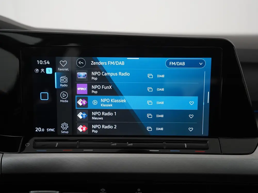 Volkswagen Golf 1.5 eTSI Life DSG | Schuifdak | Camera | Zon uit 2023, foto 15