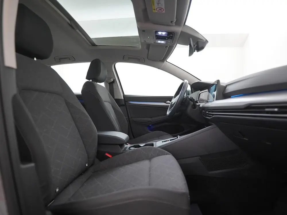 Volkswagen Golf 1.5 eTSI Life DSG | Schuifdak | Camera | Zon uit 2023, foto 3