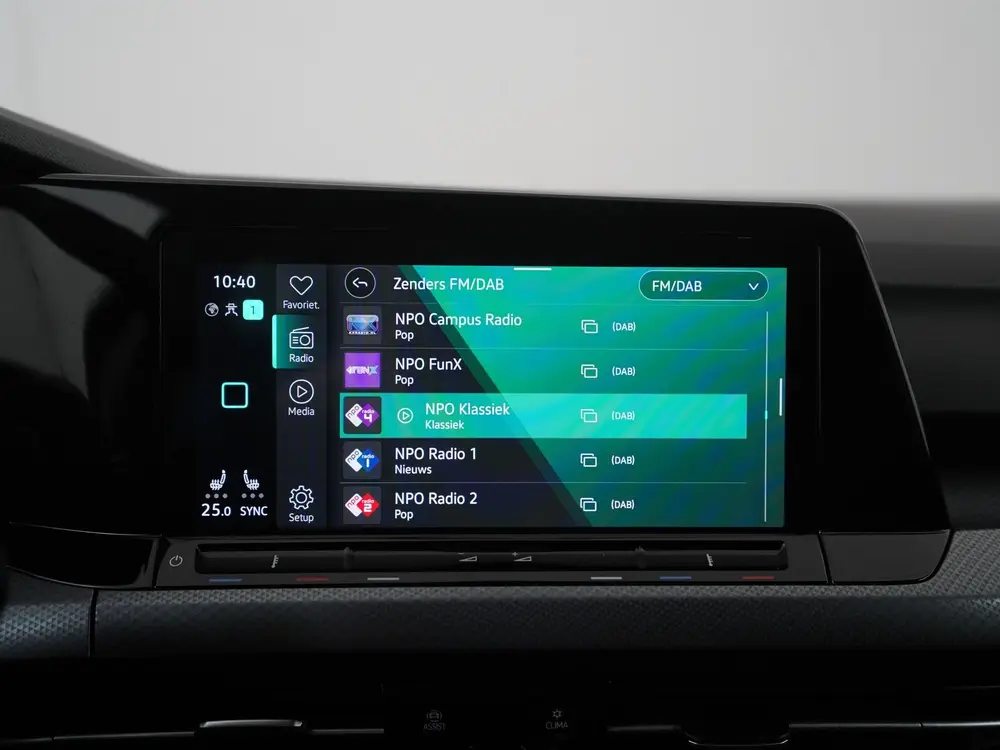 Volkswagen Golf 1.0 eTSI Active DSG | Camera | Stoel & Stuur uit 2023, foto 16