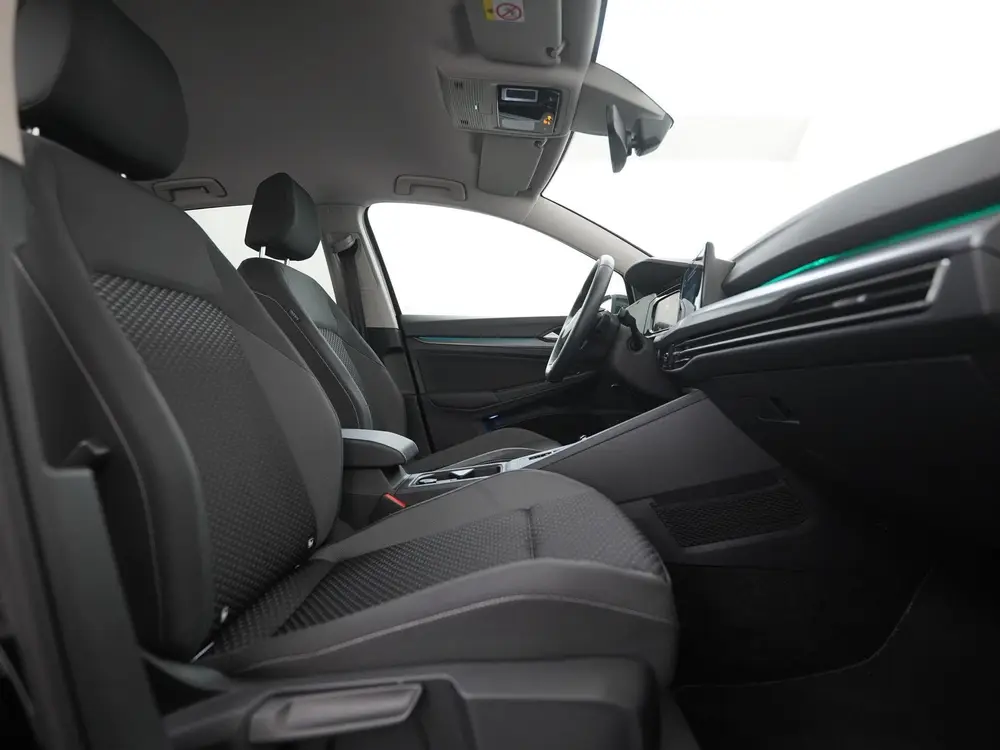 Volkswagen Golf 1.0 eTSI Active DSG | Camera | Stoel & Stuur uit 2023, foto 3